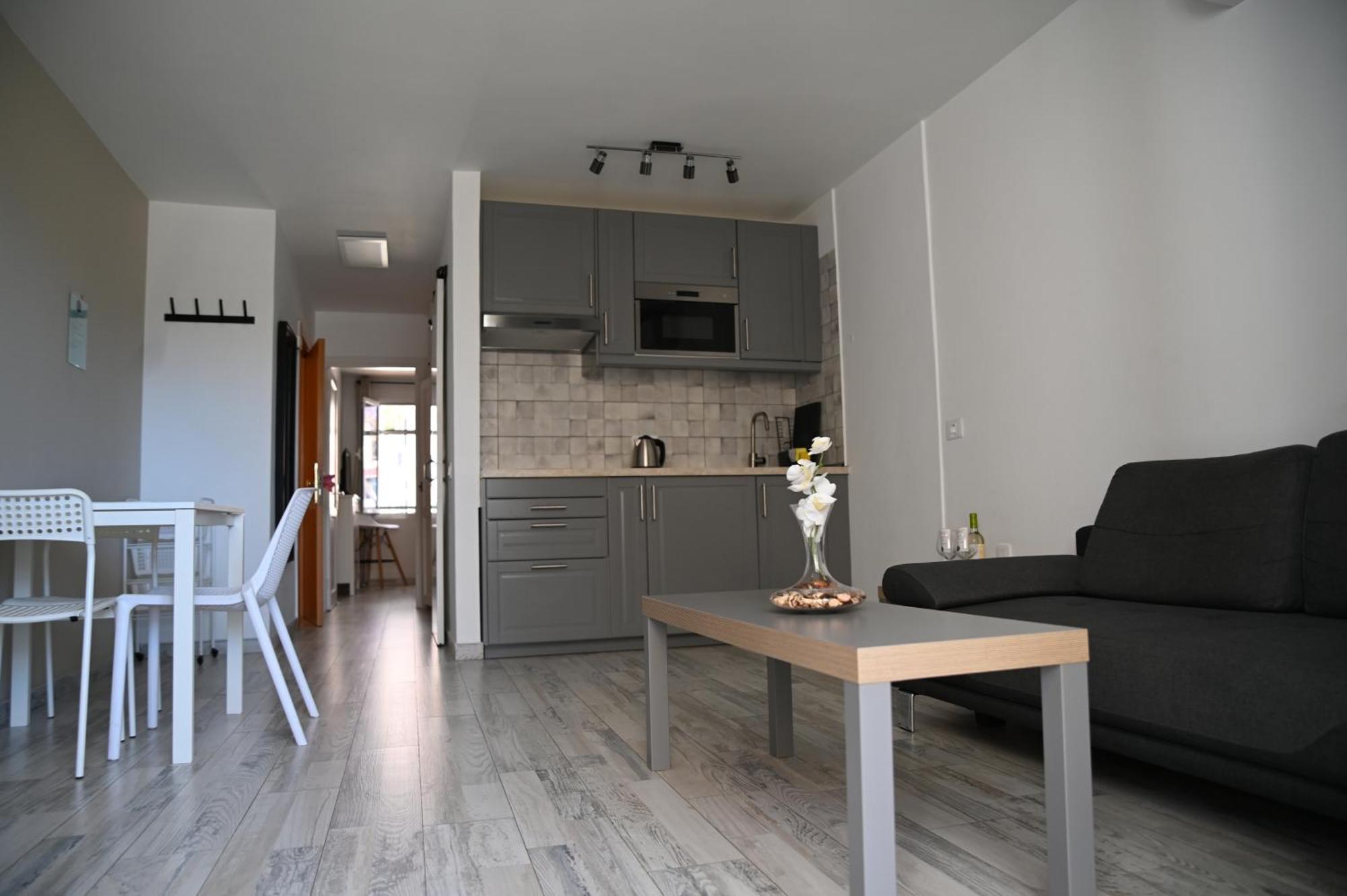 Enai Luxury Apartments บาเญ กรันเรย์ ภายนอก รูปภาพ