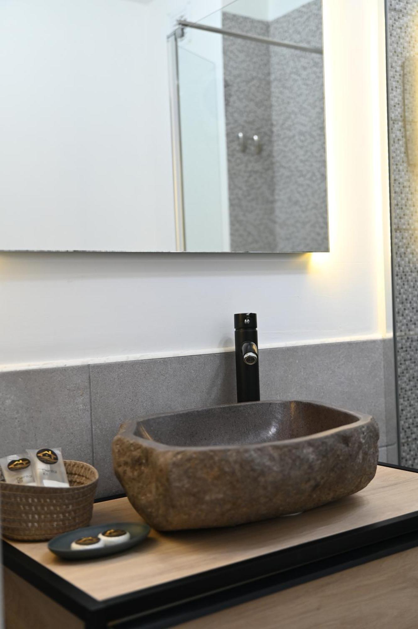 Enai Luxury Apartments บาเญ กรันเรย์ ภายนอก รูปภาพ